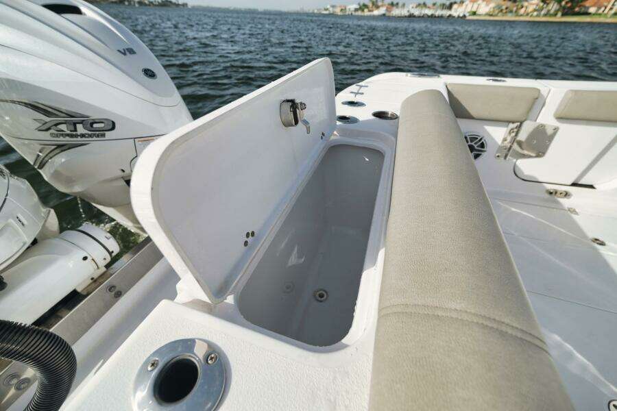 Change Order 35ft Sportsman Yacht For Sale