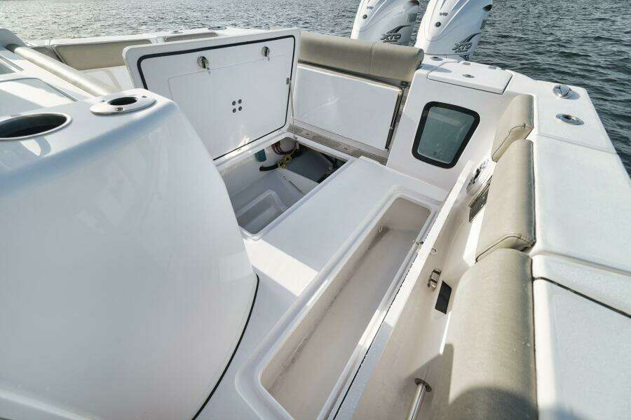 Change Order 35ft Sportsman Yacht For Sale