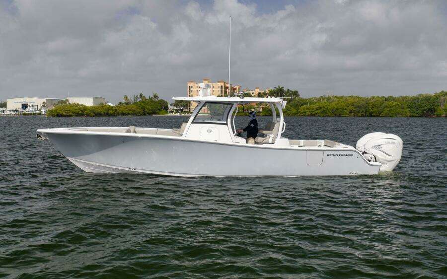 Change Order 35ft Sportsman Yacht For Sale
