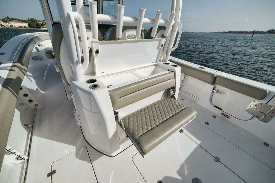 Change Order 35ft Sportsman Yacht For Sale