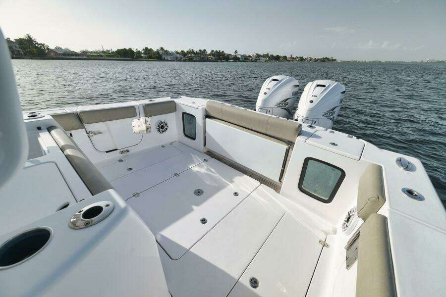 Change Order 35ft Sportsman Yacht For Sale