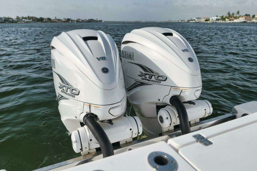 Change Order 35ft Sportsman Yacht For Sale