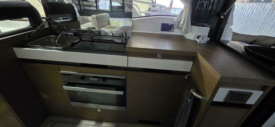 37ft Jeanneau Yacht For Sale