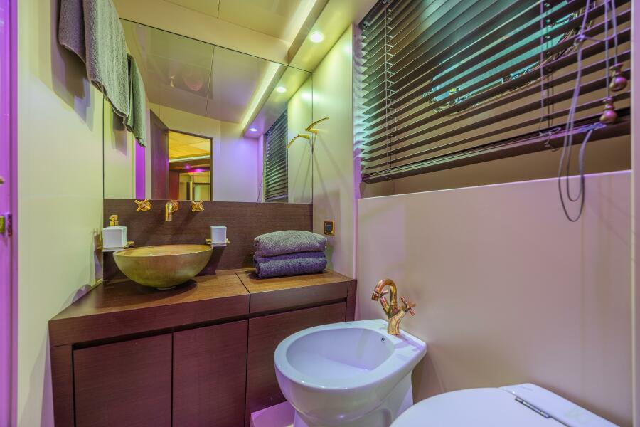 90' 2007 Tecnomar 90