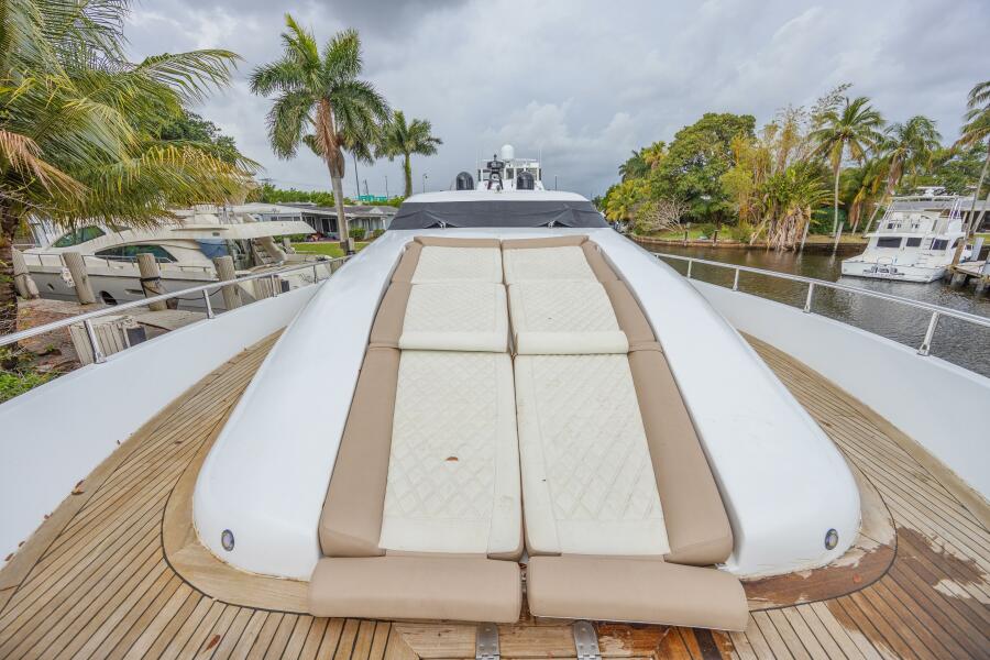 90' 2007 Tecnomar 90