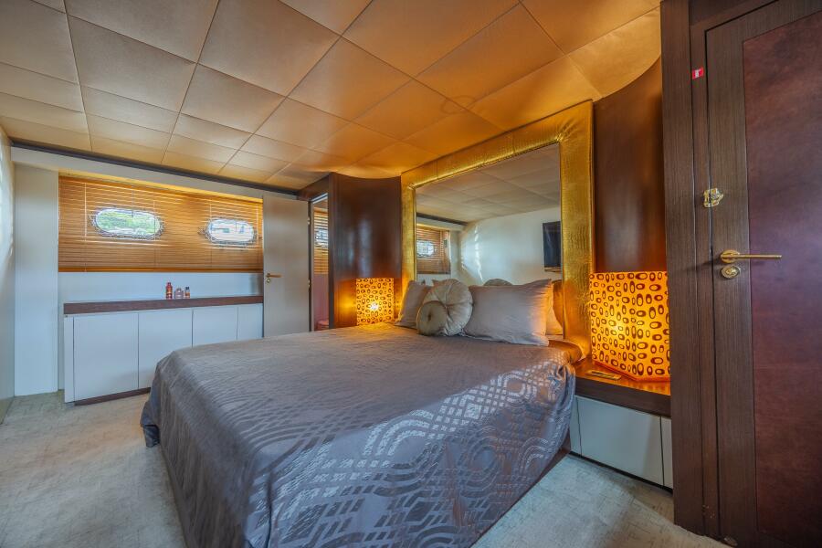 90' 2007 Tecnomar 90