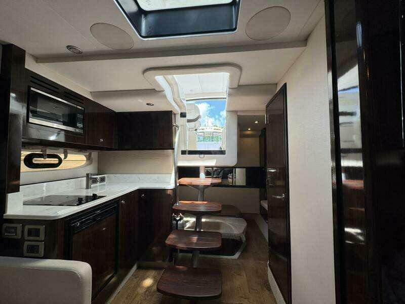 35ft Sea Ray Yacht For Sale