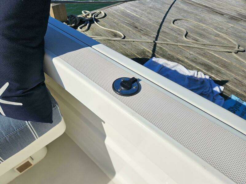 Great Maine Day 33ft Back Cove Yacht For Sale