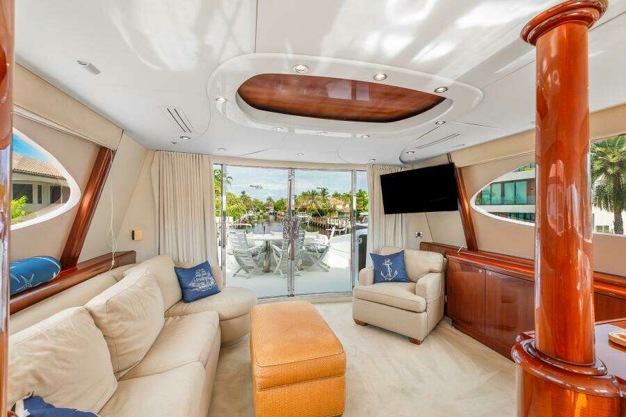 FOMO2 80ft Lazzara Yachts Yacht For Sale