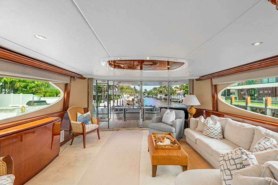 FOMO2 80ft Lazzara Yachts Yacht For Sale