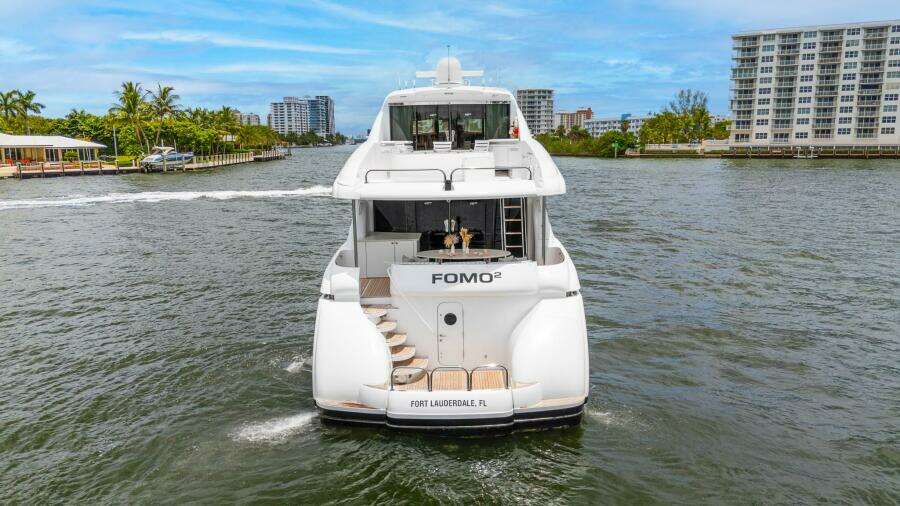 FOMO2 80ft Lazzara Yachts Yacht For Sale