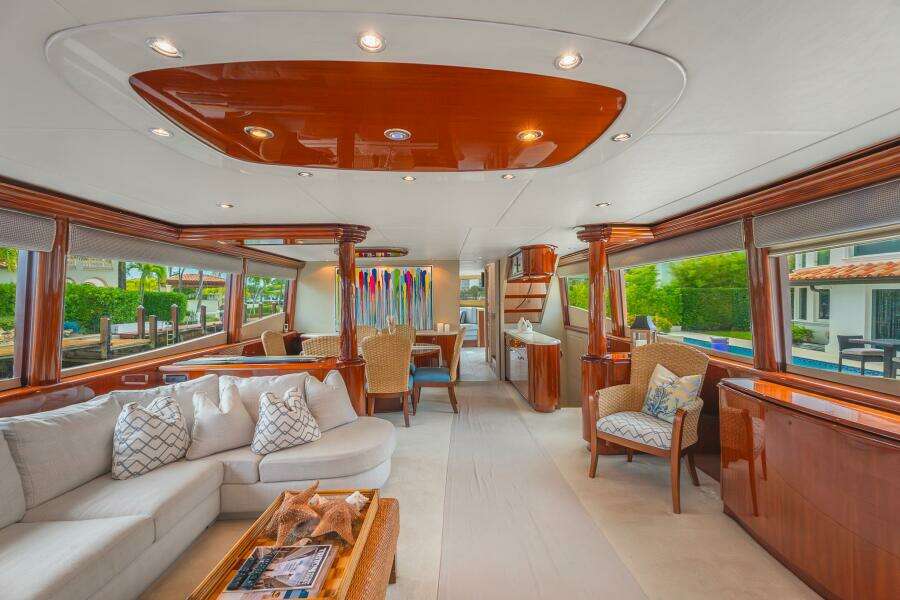 FOMO2 80ft Lazzara Yachts Yacht For Sale