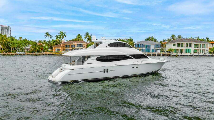FOMO2 80ft Lazzara Yachts Yacht For Sale
