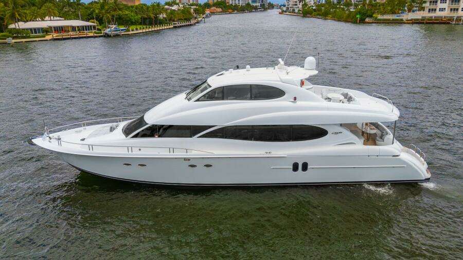 FOMO2 80ft Lazzara Yachts Yacht For Sale