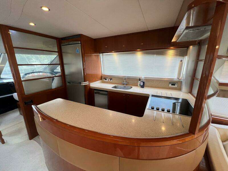 Princess 67 Flybridge - Galley