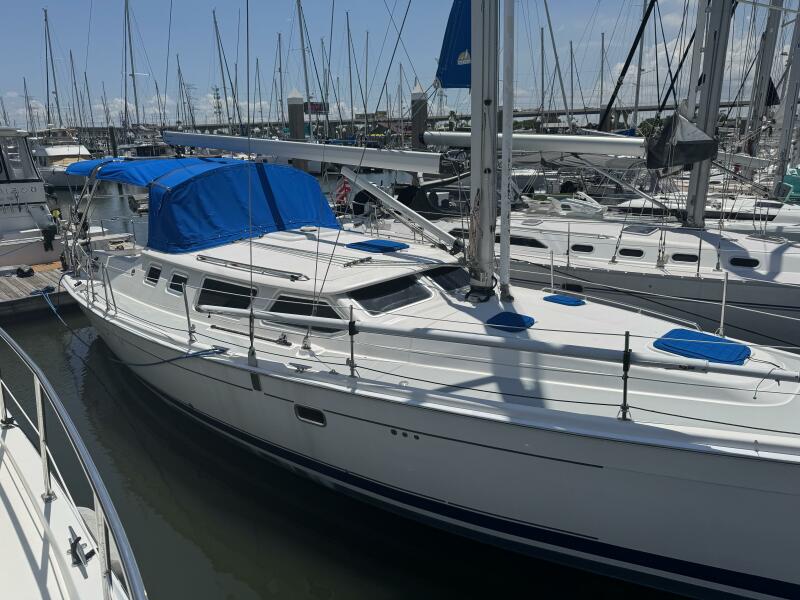photo of 44' Hunter Deck Salon 2007