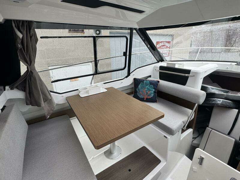26ft Jeanneau Yacht For Sale
