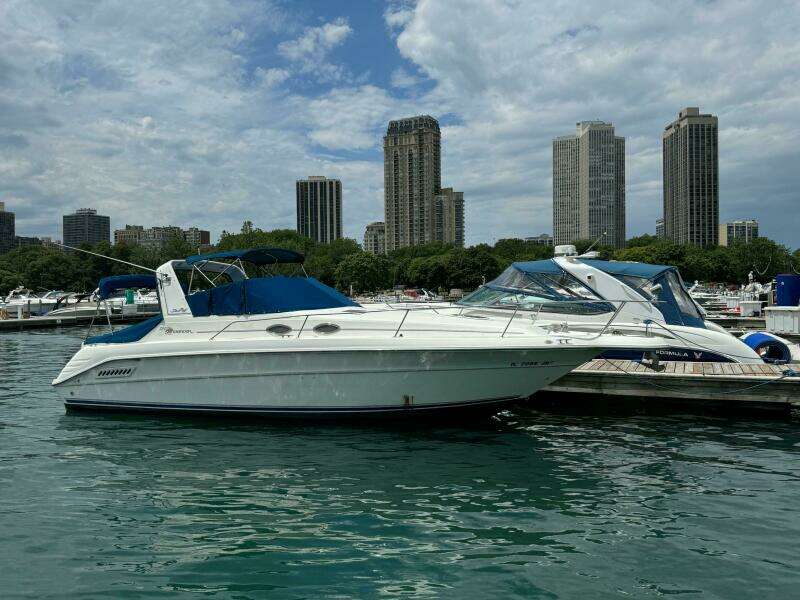 30ft Sea Ray Yacht For Sale