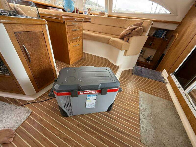 2004-broadblue-435-sail-9751020-20250408114248019-1_XLARGE.jpg