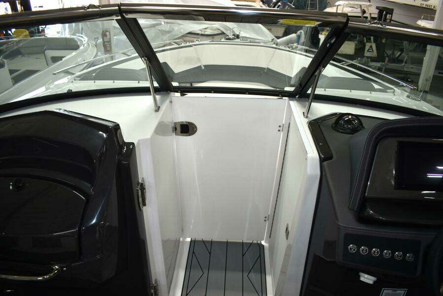 28ft Monterey Yacht For Sale