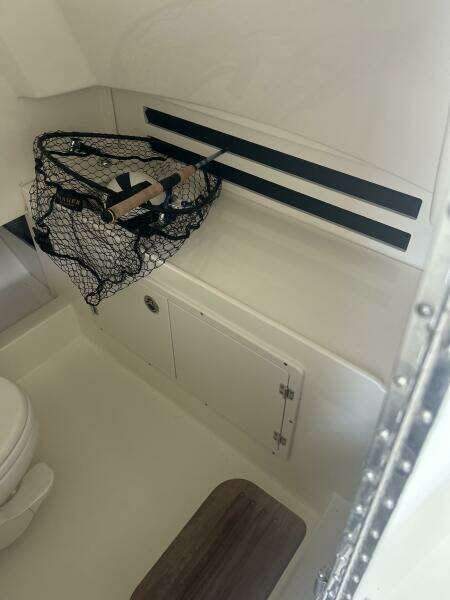 33ft Boston Whaler Yacht For Sale