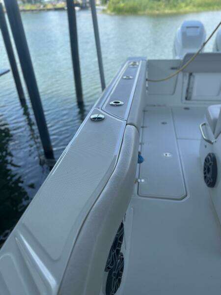 33ft Boston Whaler Yacht For Sale