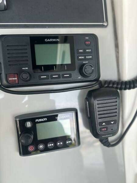 33ft Boston Whaler Yacht For Sale