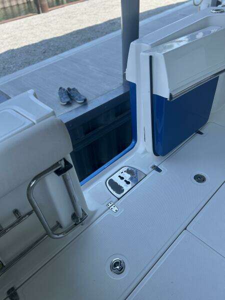 33ft Boston Whaler Yacht For Sale