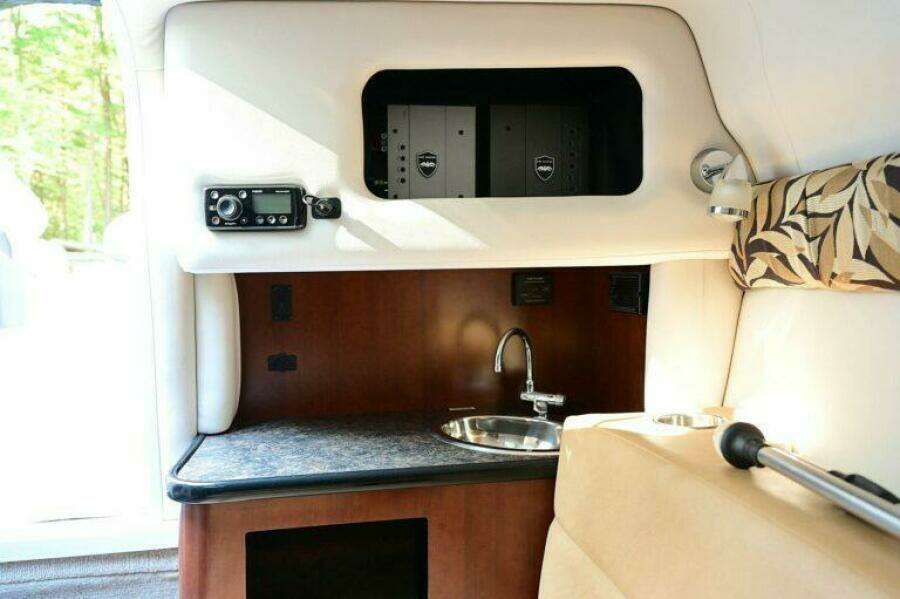 25ft Crownline Yacht For Sale
