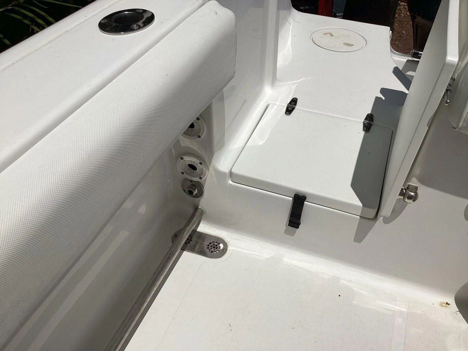 2018 Sea Hunt Gamefish 27