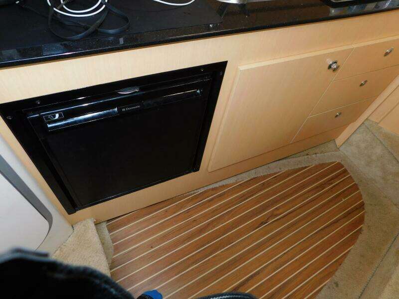 31ft Bayliner Yacht For Sale