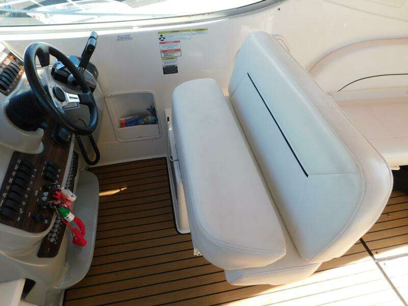 31ft Bayliner Yacht For Sale