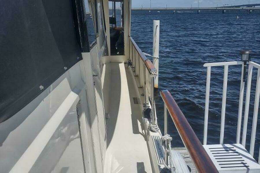 60ft Hatteras Yacht For Sale