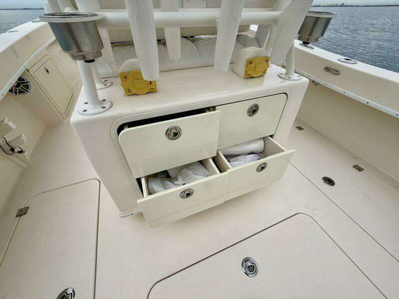 2019 Young Boats 27 - Storage 