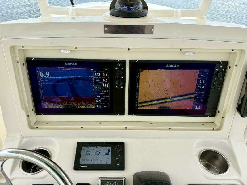 2019 Young Boats 27 - Helm/Electronics 