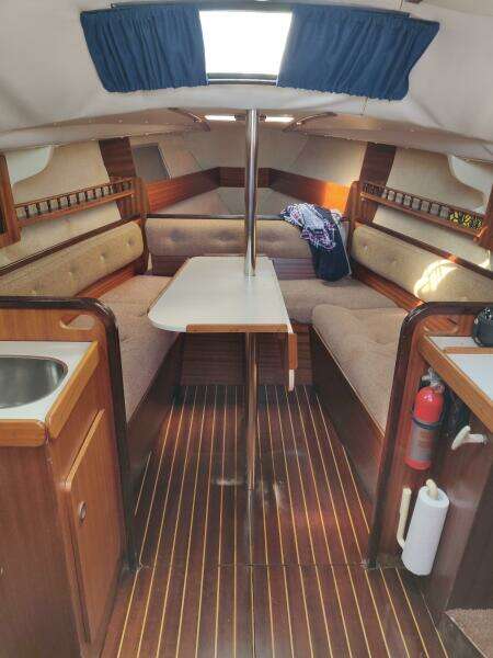 27ft Jeanneau Yacht For Sale