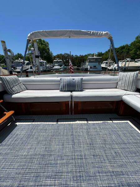 31ft Windsor Craft Yacht For Sale