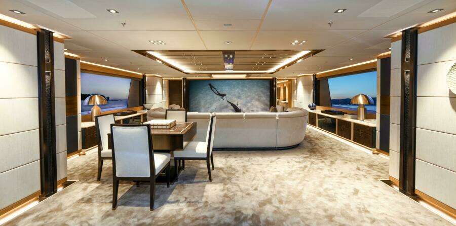 Skylounge Looking Forward 