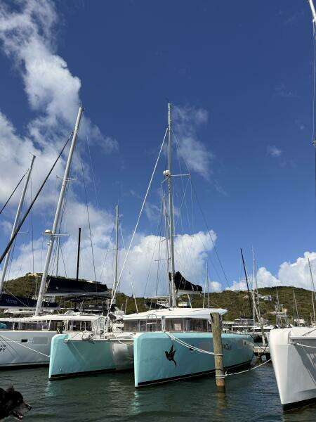 Zun Zun 39ft Lagoon Yacht For Sale