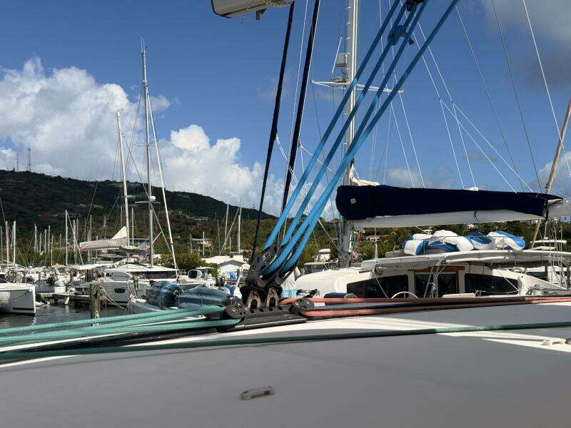 Zun Zun 39ft Lagoon Yacht For Sale