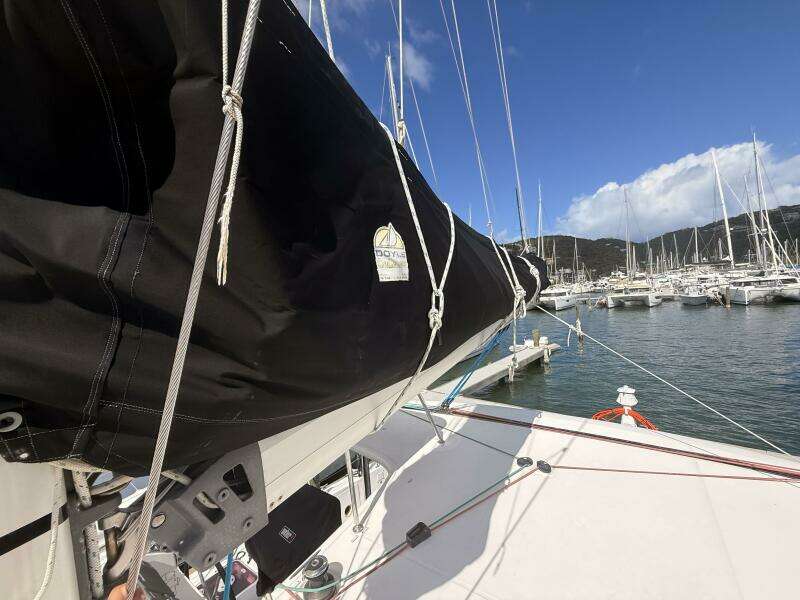 Zun Zun 39ft Lagoon Yacht For Sale