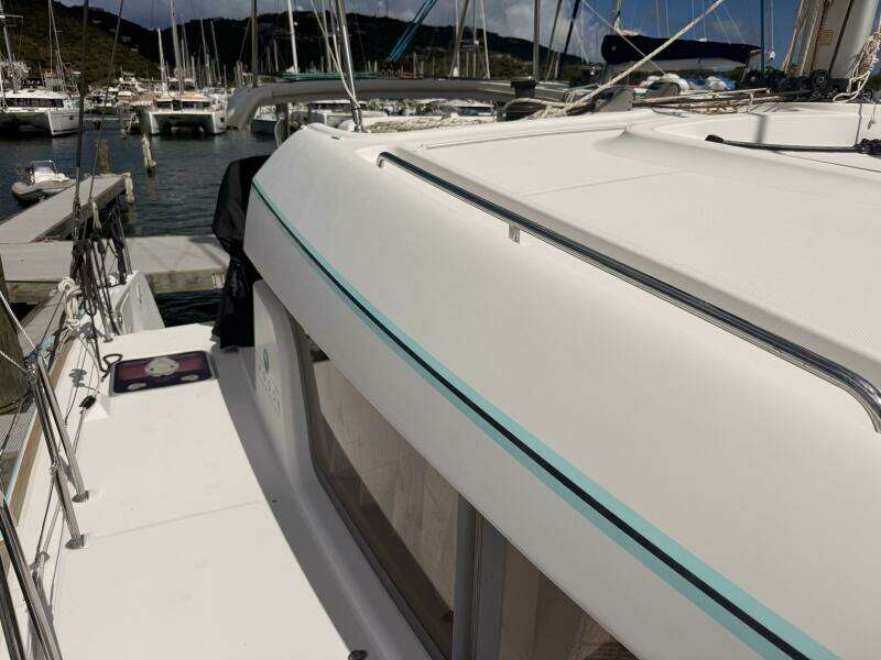 Zun Zun 39ft Lagoon Yacht For Sale
