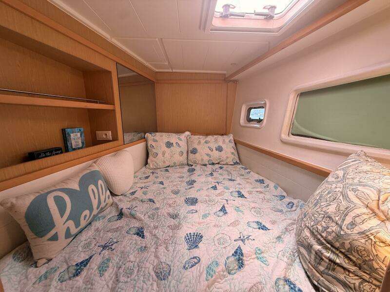 Zun Zun 39ft Lagoon Yacht For Sale