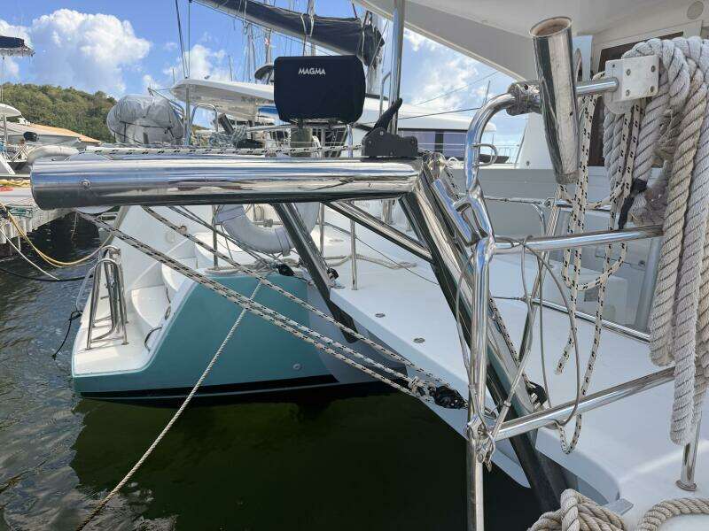 Zun Zun 39ft Lagoon Yacht For Sale