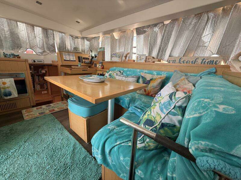 Zun Zun 39ft Lagoon Yacht For Sale