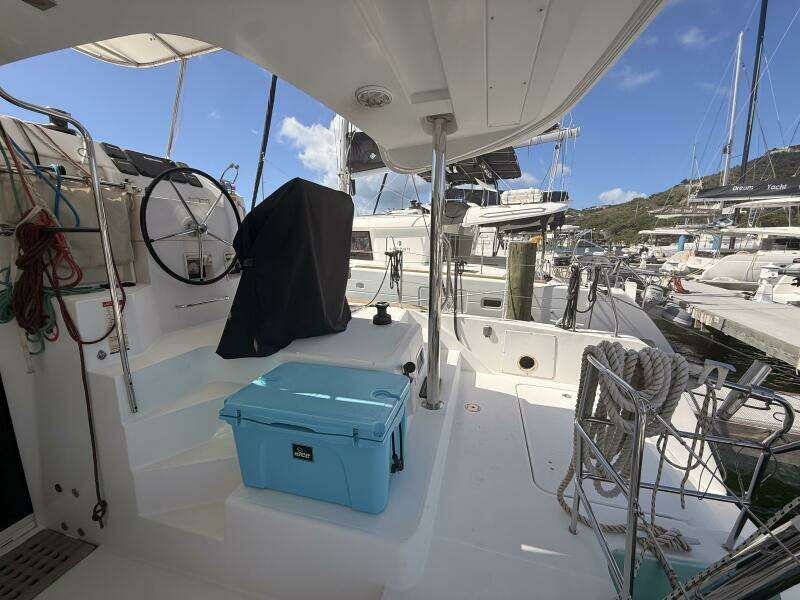 Zun Zun 39ft Lagoon Yacht For Sale