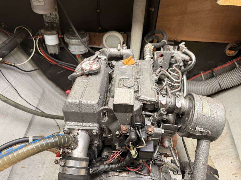 Zun Zun 39ft Lagoon Yacht For Sale