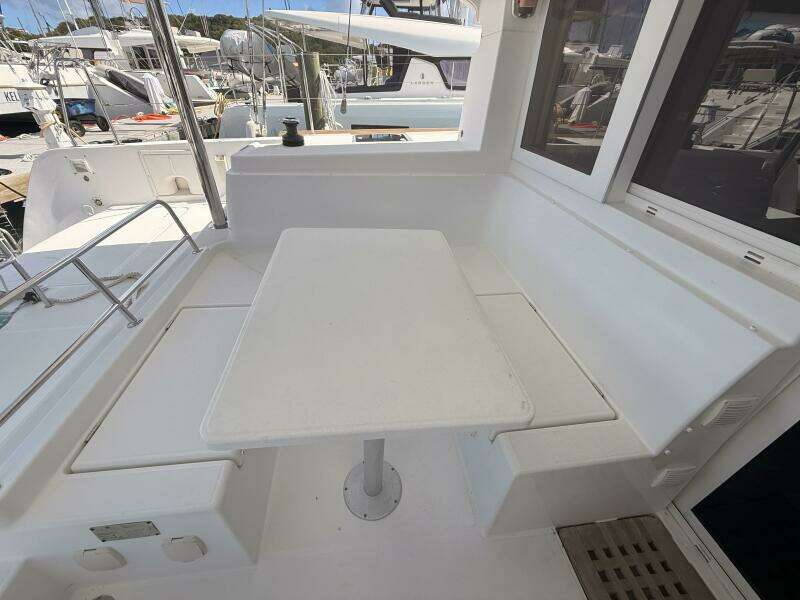 Zun Zun 39ft Lagoon Yacht For Sale