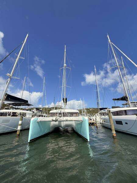 Zun Zun 39ft Lagoon Yacht For Sale