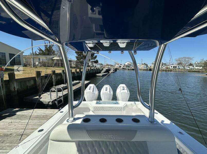 Avery Ann 33ft Front Runner Yacht For Sale